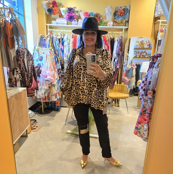 Fashion is my business. I bring the Designer Looks for Less - Picture 3 of 7